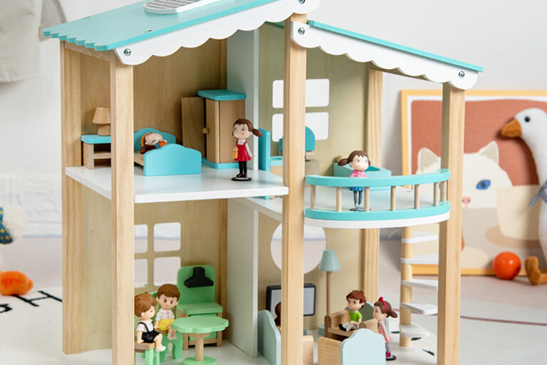 Educational DIY wooden doll houses toy manufacturer