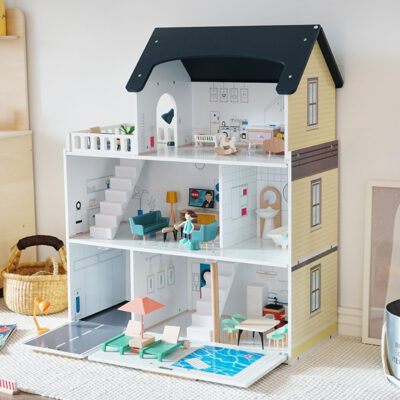 Modern family wooden doll houses wholesale supply