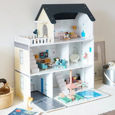 Modern family wooden doll houses wholesale supply
