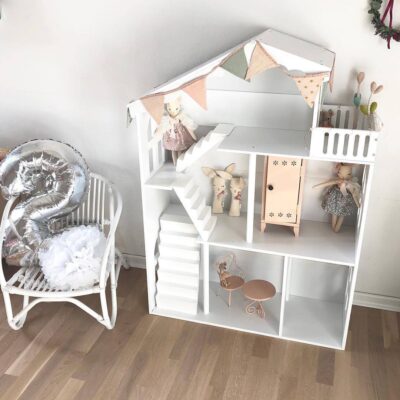 Custom modern wooden doll houses for kids