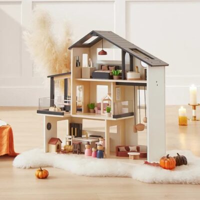 Durable Wooden Doll House Birthday Gift for Kids